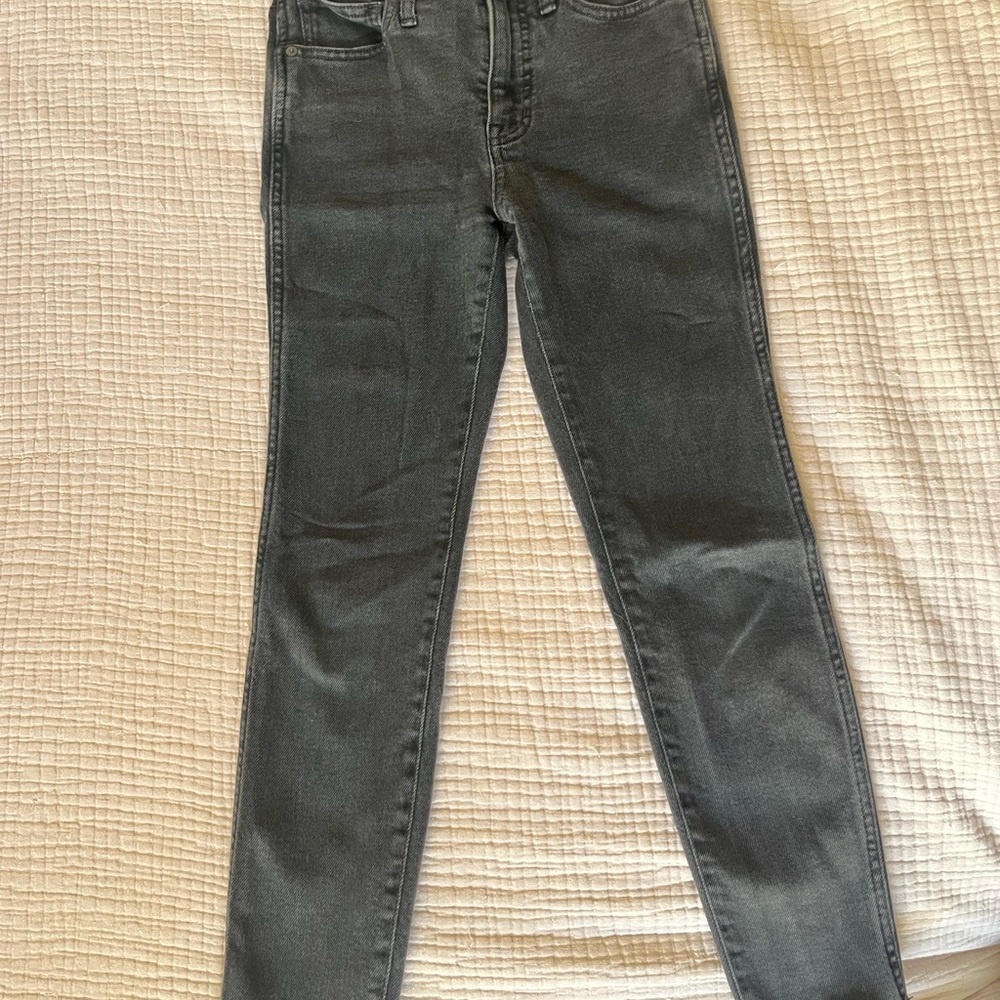 Madewell 10” High-Rise Skinny Jeans – Charcoal Wash – Size 25P